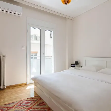 A Modern 2-bedroom Near Areios Pagos Athens