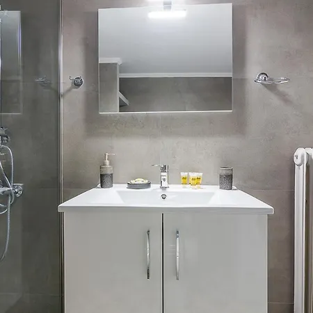 Apartment A Modern 2-bedroom Near Areios Pagos Athens